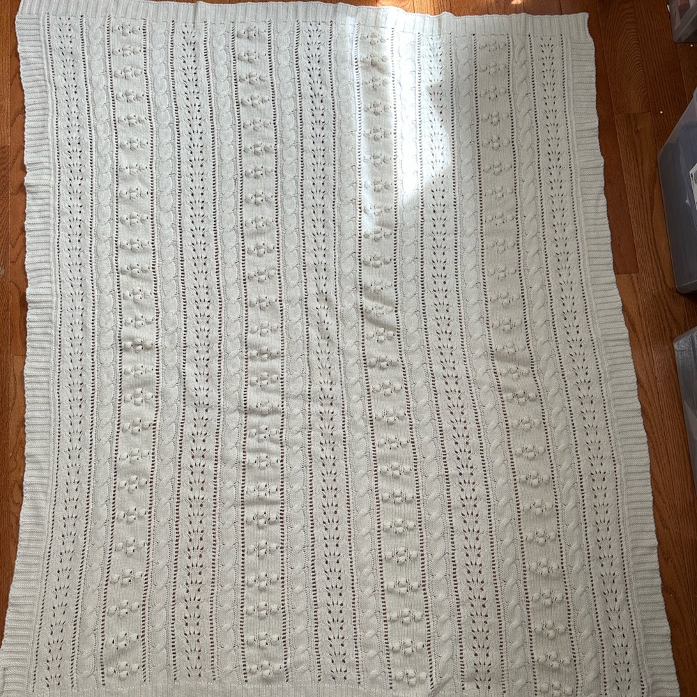 McGee & Co Cream Wool Blend Cable Knit Blanket Size 50” X 60”